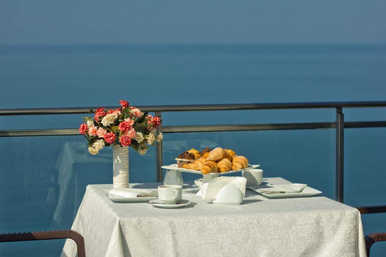 Sky Inn Batumi Kültér fotó